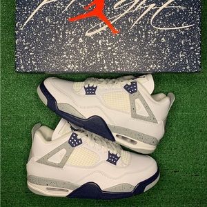 Jordan 4 “Midnight Navy”